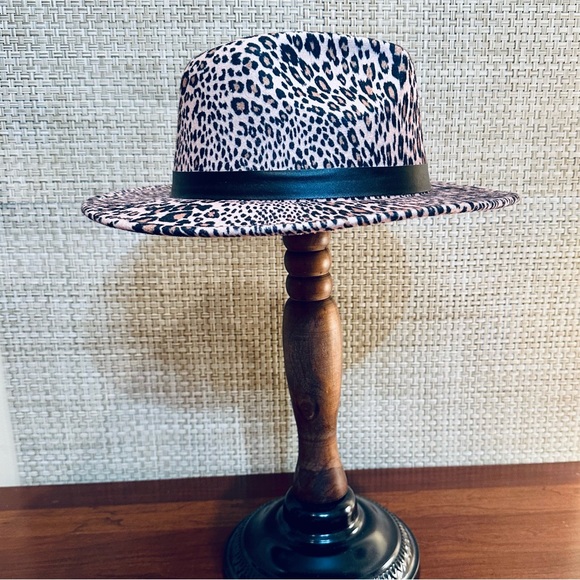 🌟2xHP🌟NWOT Animal Print Flannel Adjustable Wide Brim Fedora - Picture 3 of 12